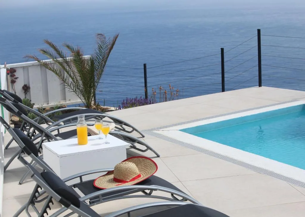 ベッドルーム2室のヴィラ — ATALAYA - PISCINA PRIVADA - agua calentada- ADULTS ONLY