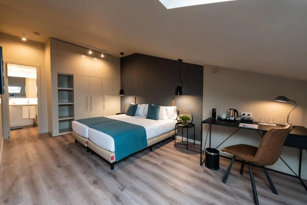 Doppelzimmer – Dachgeschoss — Atenea Rekord Suites Barcelona