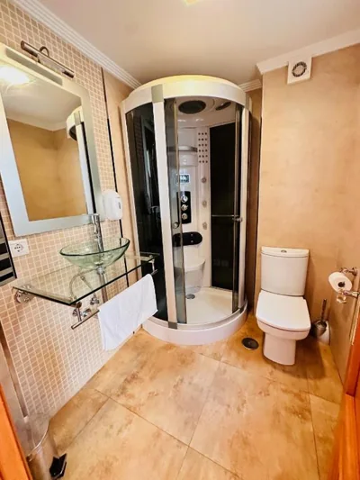 Ático con piscina privada en el corazón de Nerja! — foto 3