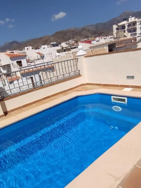Casa — Ático con piscina privada en el corazón de Nerja!