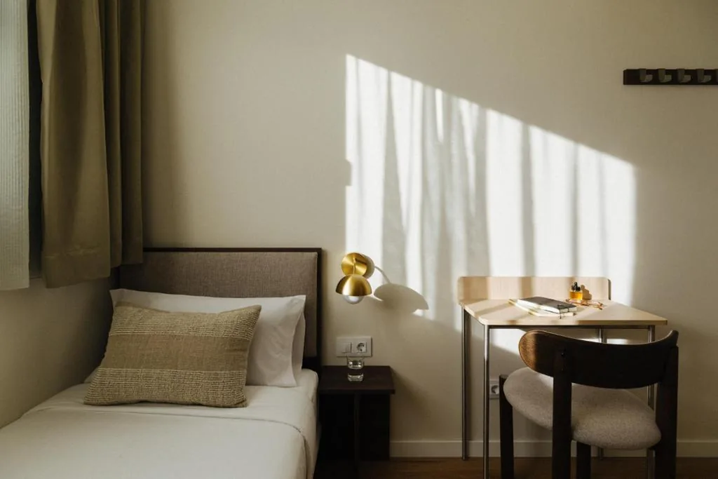 Quarto Individual com casa de banho partilhada — Atipico Madrid