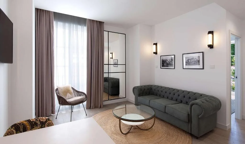Casa Signature — Atocha Hotel Madrid, Tapestry Collection by Hilton