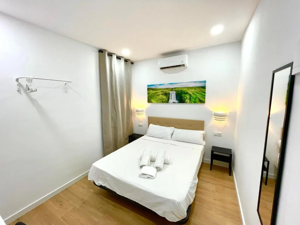 Standard-Doppelzimmer mit Gemeinschaftsbad — Atria Rooms