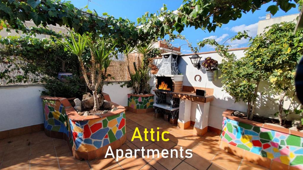 Attic,Terrace & BBQ, Airport 15 Min, Cruise-Port 30 min, Fácil enlace Metro Barcelona