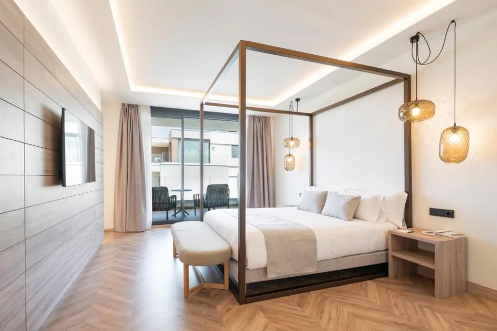 Standard Suite — Attica21 Vigo 4 Superior