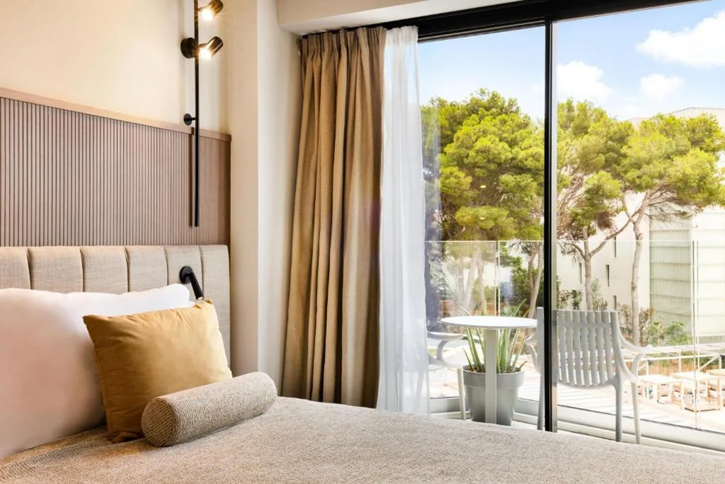Habitación Doble con vistas a la piscina — Aubamar Palma Resort