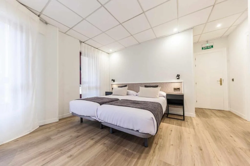 Quarto Superior - 1 cama grande — Auditorio Rooms Boutique Oviedo