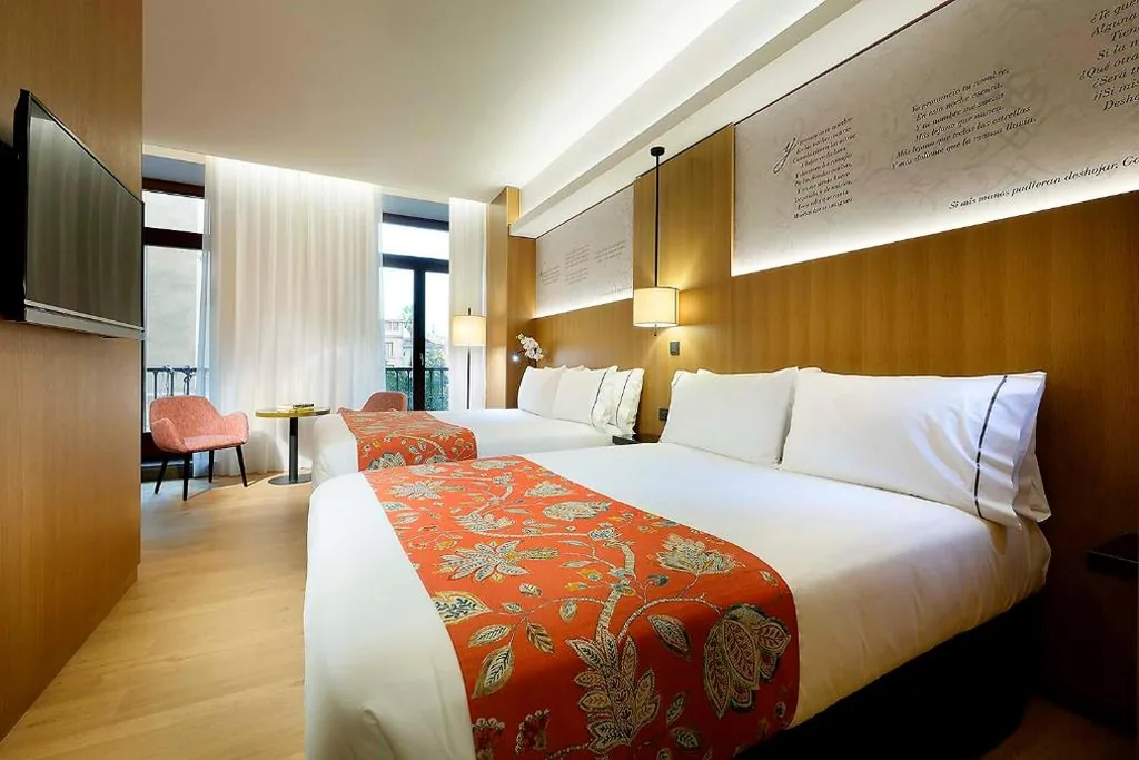 Habitación Triple — Áurea Catedral by Eurostars Hotel Company