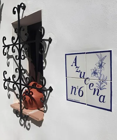 Authentic Andalusian Townhouse - Private Roof Terrace - 5min Beach — photo 3