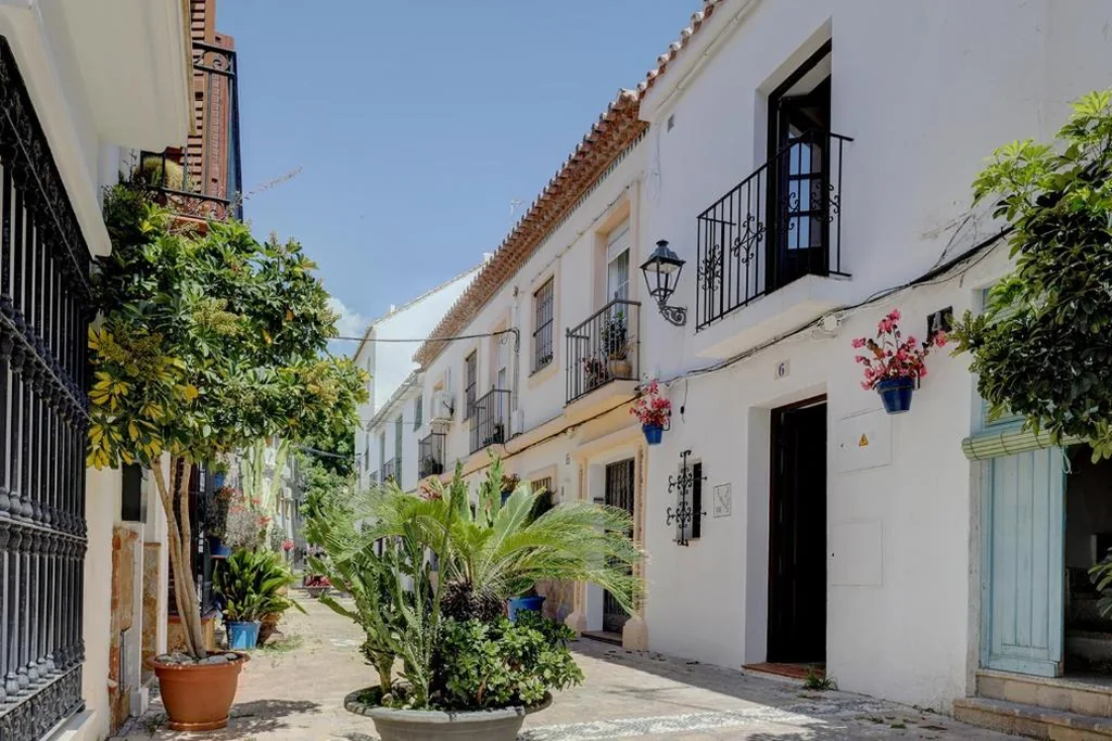 Maison avec 1 chambre — Authentic Andalusian Townhouse - Private Roof Terrace - 5min Beach