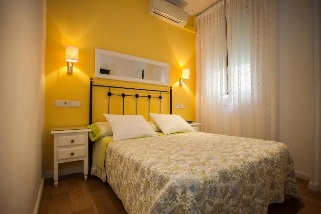 Chambre double avec salle de bains privative — AVA Rooms
