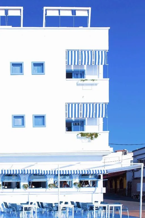 Camera doppia con balcone e vista sul mare — AVANTI Lifestyle Hotel - Only Adults