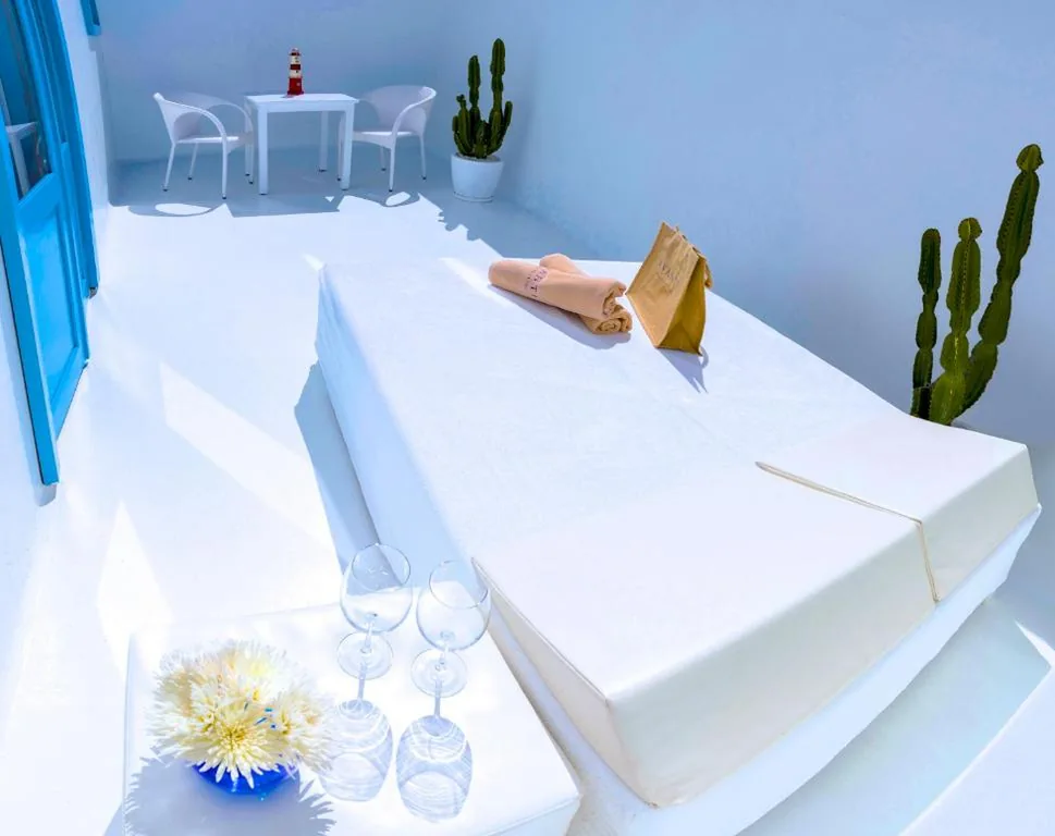 Camera doppia con terrazza e vista laterale sul mare — AVANTI Lifestyle Hotel - Only Adults