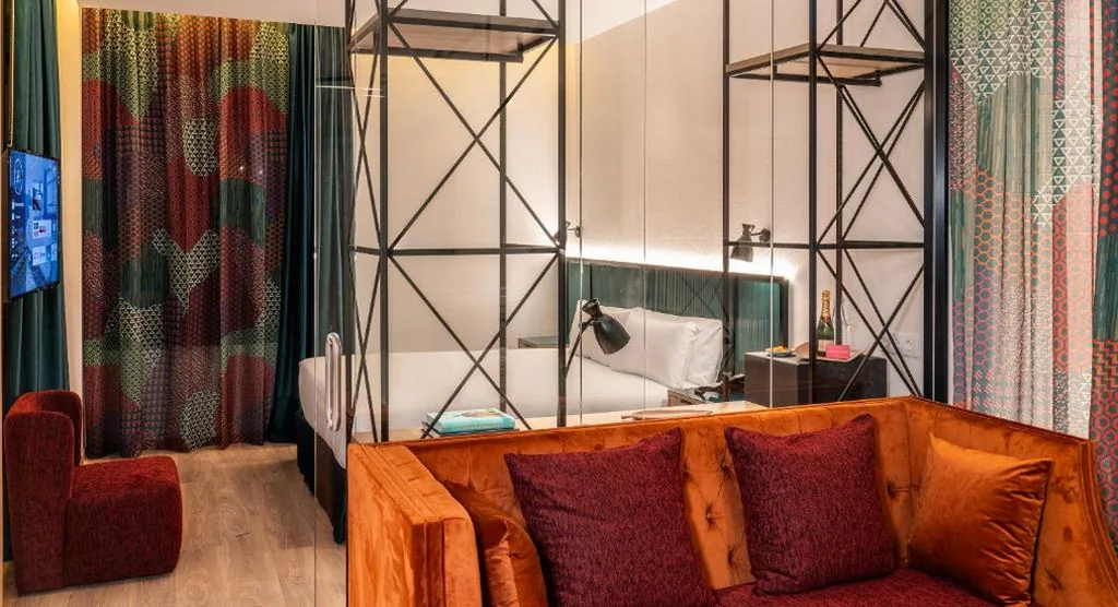 Suite Junior — Axel Hotel Bilbao - Adults Only