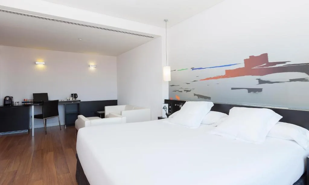 Executive tweepersoonskamer met gratis luchthavenshuttle - 1 of 2 bedden — Axor Barajas