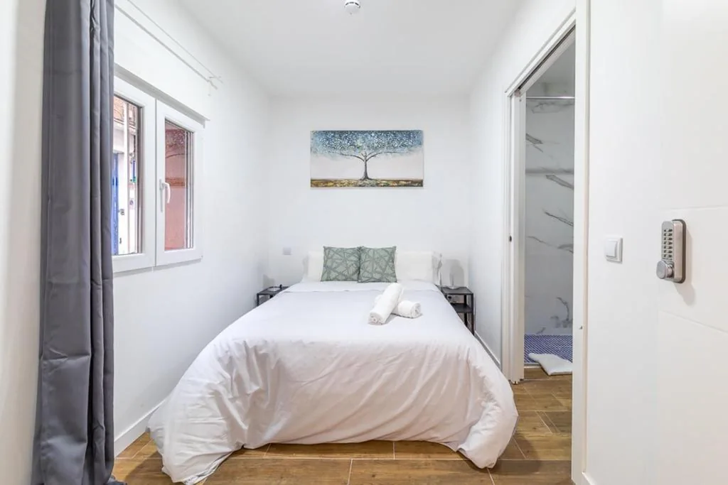 Quarto Duplo — AYZ Luis Cabrera-Auto check-in property