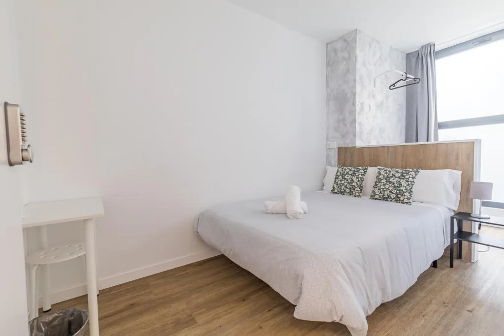 Standard-Doppelzimmer mit Gemeinschaftsbad — AYZ Princesa-Auto check-in property
