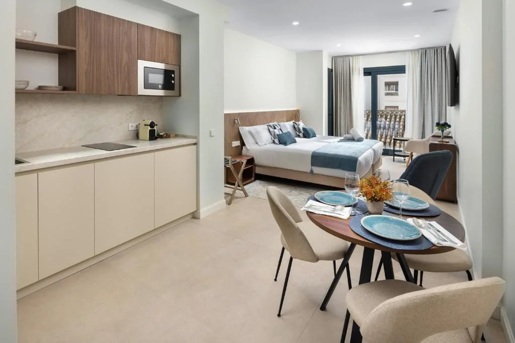 Studio with Extra-Large Bed — AZUL HOME SUITES Estepona