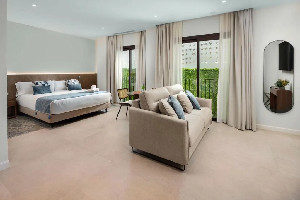 Studio with Extra-Large Bed and Sofa Bed — AZUL HOME SUITES Estepona