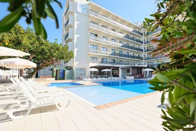 azuLine Hotel S'Anfora & Fleming — foto 9