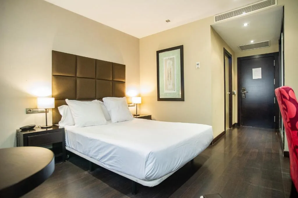 Habitación Estándar - 1 cama grande — AZZ Asturias LangreHotel & Spa
