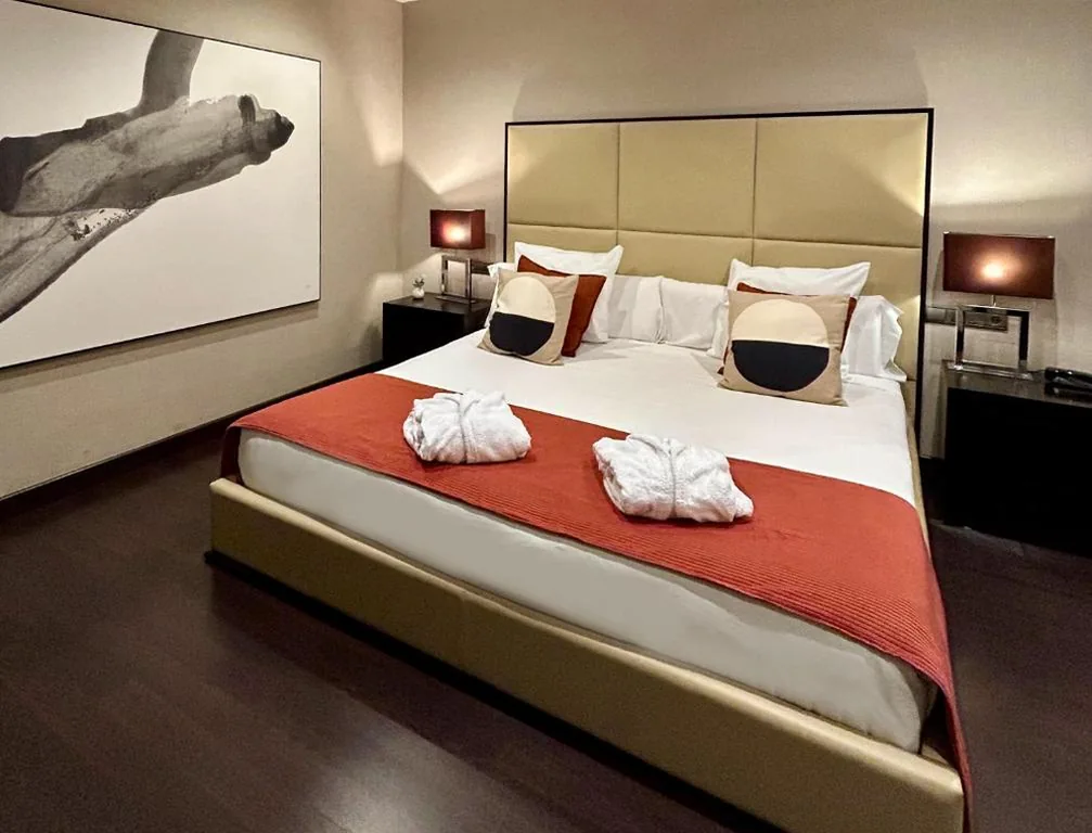 Suite Deluxe con bañera de hidromasaje — AZZ Asturias LangreHotel & Spa