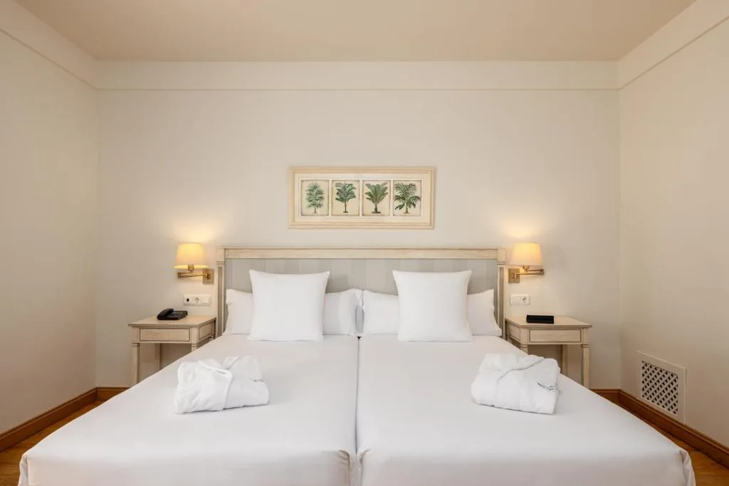 Suite Junior — AZZ Guadacorte Campo de Gibraltar
