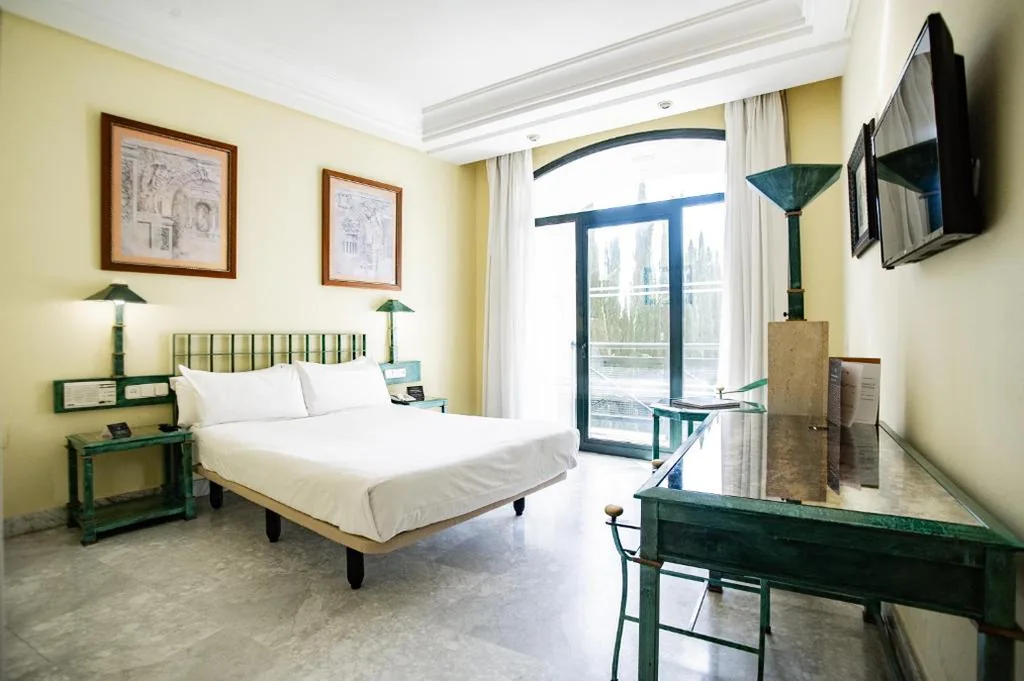 Double Room Adapted for Guests with Reduced Mobility — AZZ Mérida Medea Hotel
