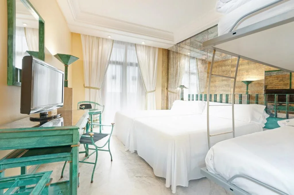 Family Room — AZZ Mérida Medea Hotel
