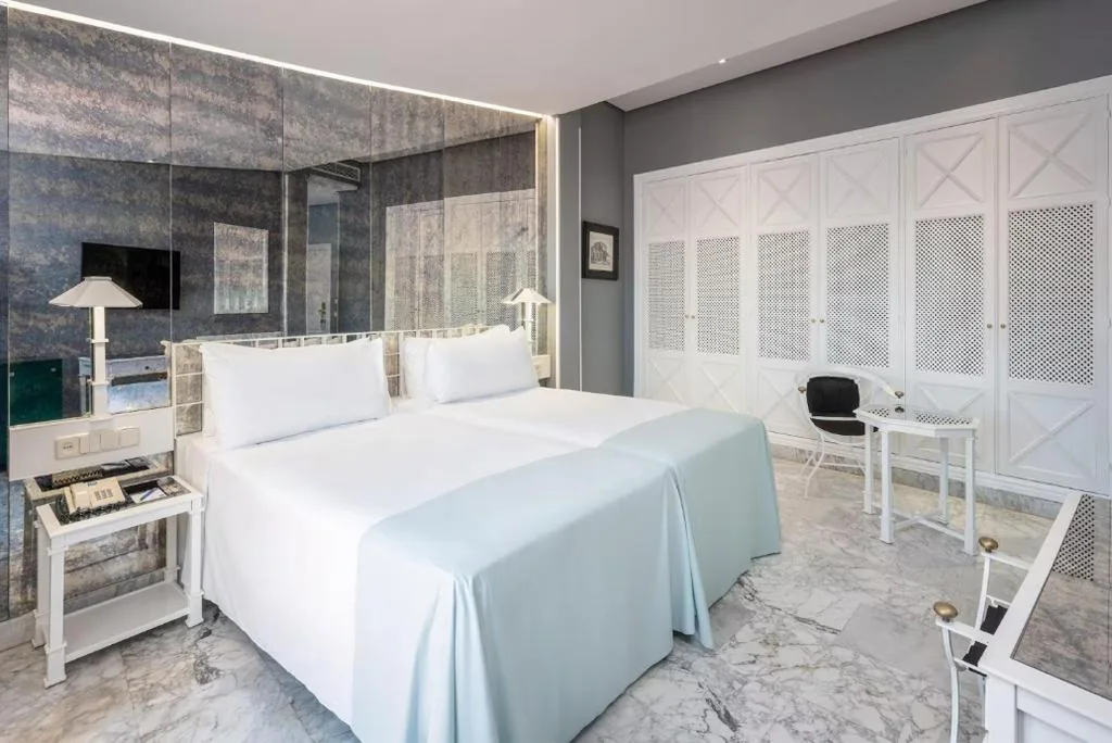 Superior Room — AZZ Mérida Medea Hotel