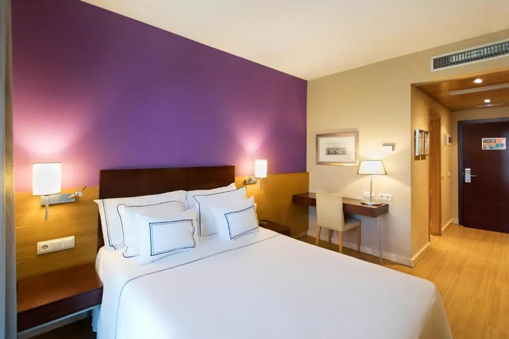Quarto Duplo com cama extra (3 adultos) — AZZ Salamanca Montalvo