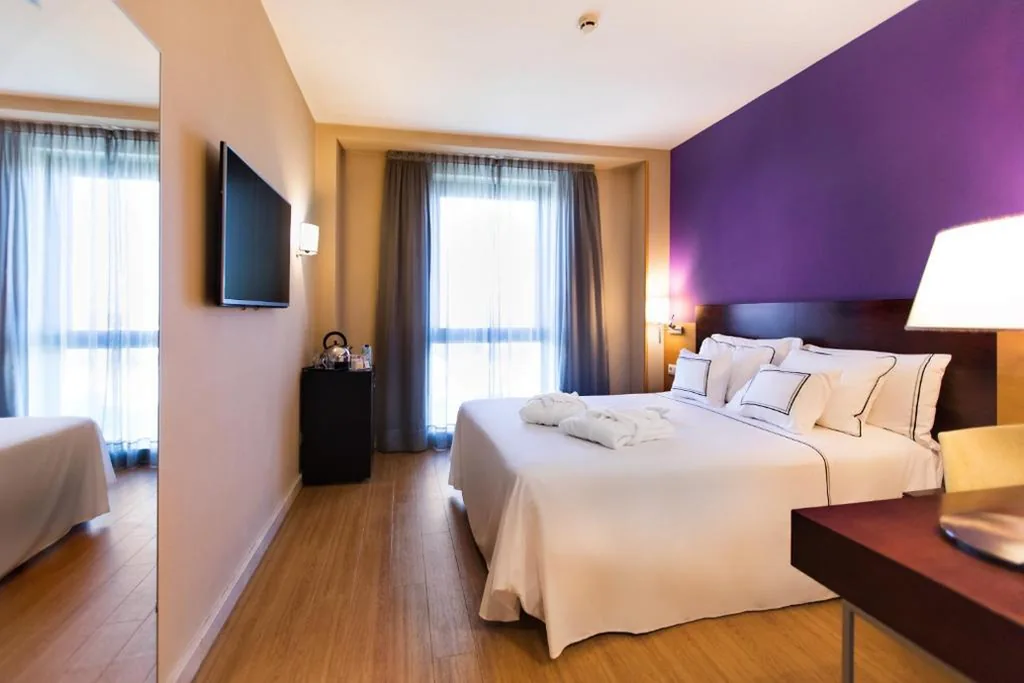 Quarto Duplo Premium com vistas — AZZ Salamanca Montalvo