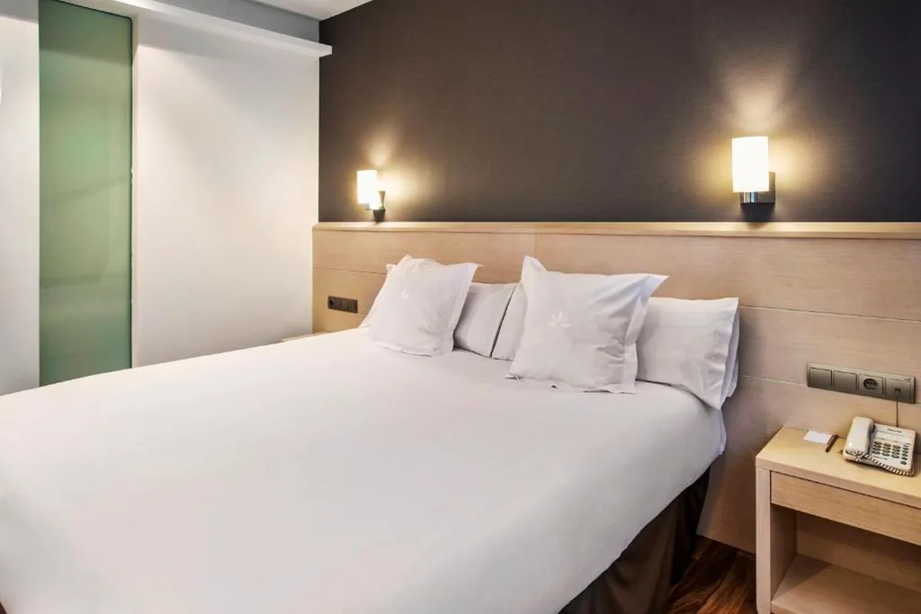 Suite Júnior — AZZ Valencia Táctica Hotel