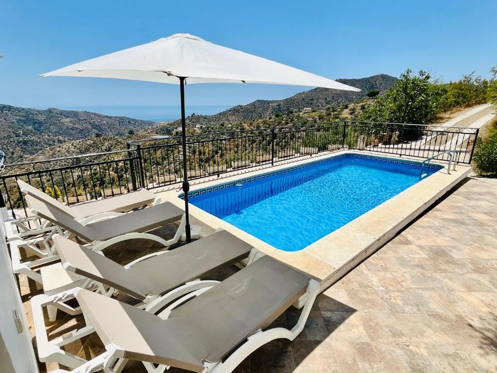 Camera doppia con balcone e vista sul mare — B&B Casa-Bienvenido
