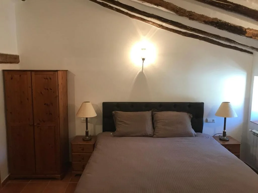 Camera con letto king size e vista sulle montagne — B&B Cortijo El Ciruelo