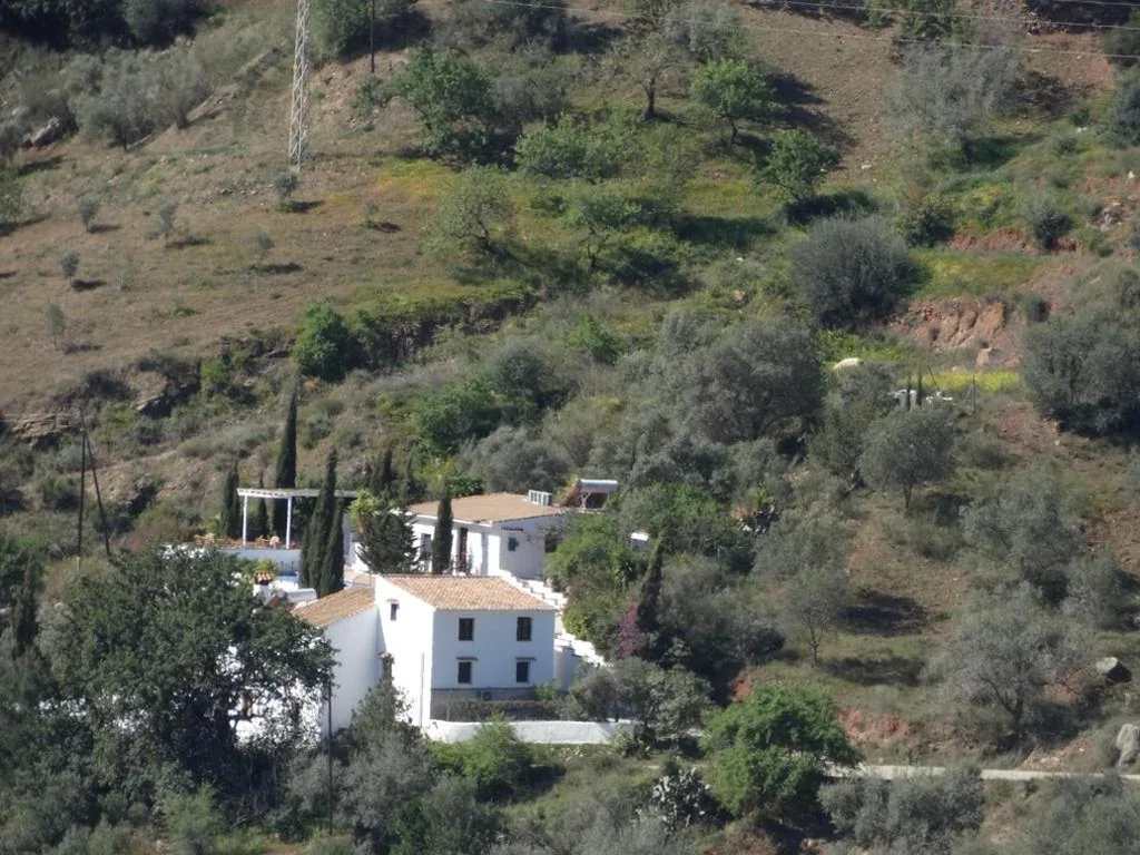 Camera familiare con doccia — B&B Cortijo Loma León