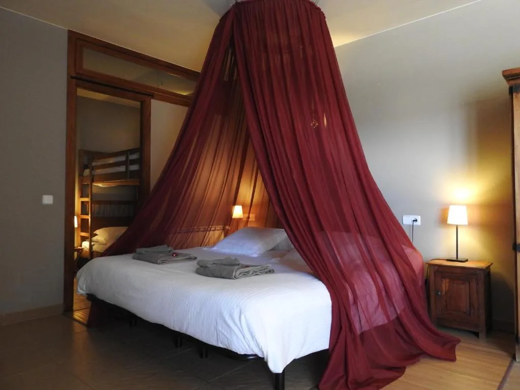 Habitación Familiar con vistas al jardín — B&B El Ranxo
