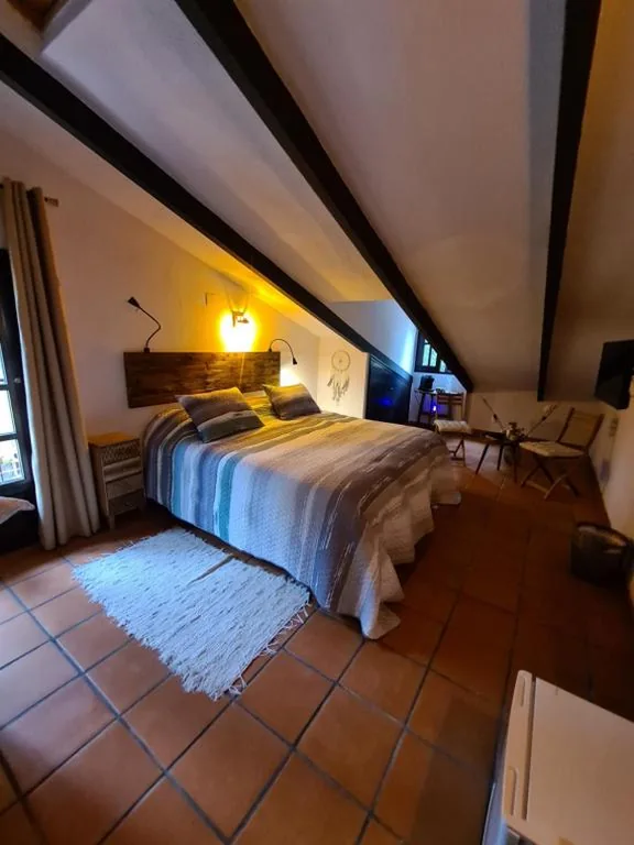 Habitación Deluxe con cama extragrande — B&B Finca la Yuca "Un paraíso en Ontinyent"
