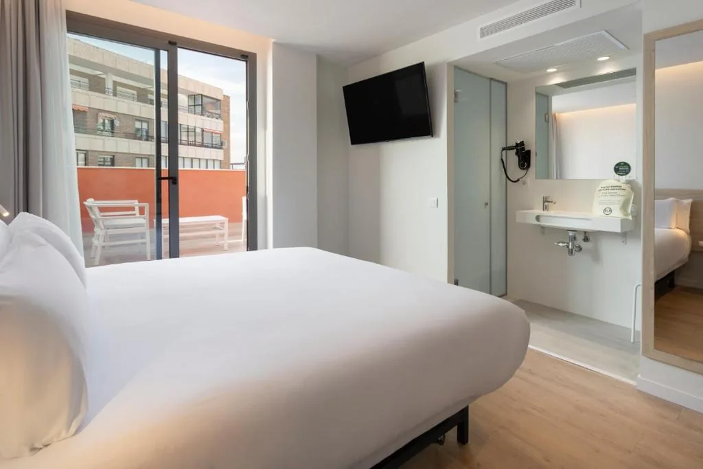 Camera Doppia con terrazza — B&B HOTEL Alicante Centro
