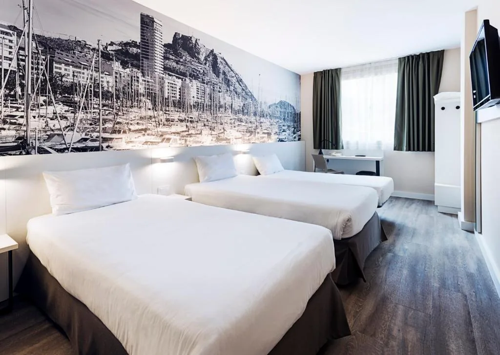 Habitación Triple — B&B HOTEL Alicante