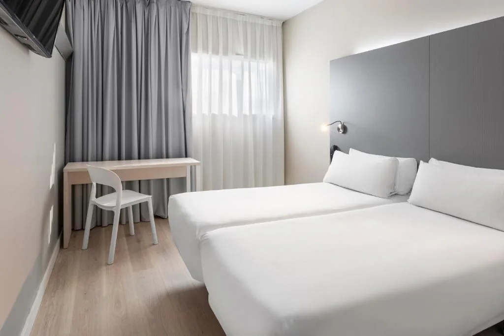 Camera doppia con letti singoli — B&B HOTEL Barcelona Mollet