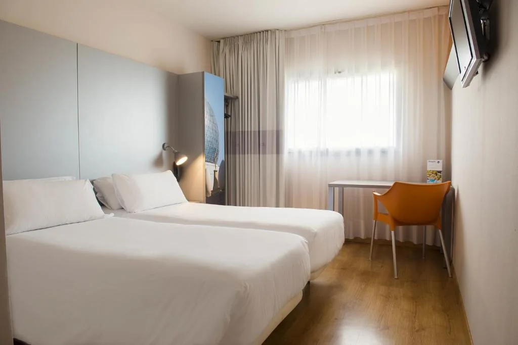 Habitación Doble - 2 camas — B&B HOTEL Figueres