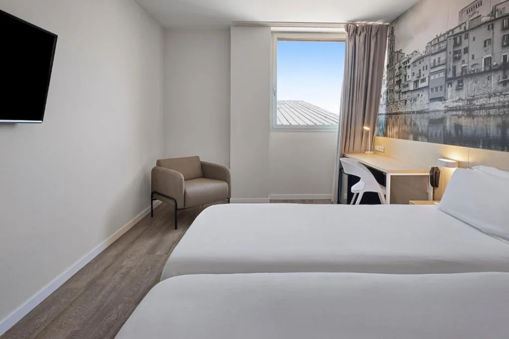 Habitación Doble - 2 camas — B&B HOTEL Girona 3