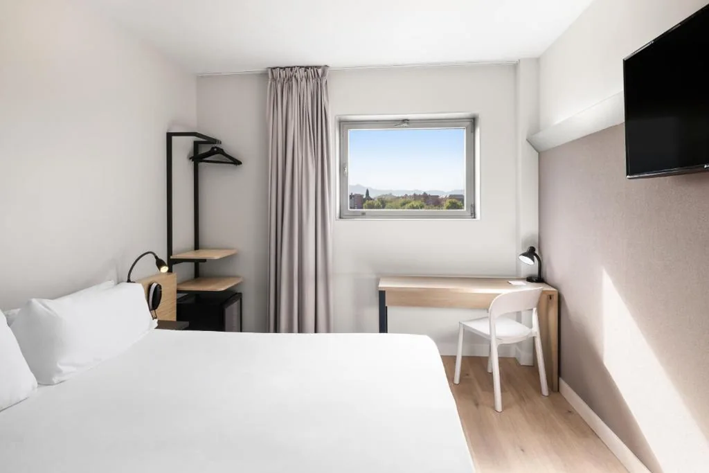 Two-Bedroom Apartment — B&B HOTEL Granada