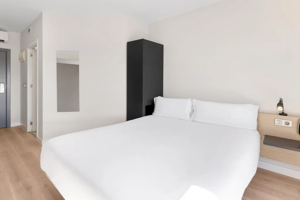 Superior Double Room — B&B HOTEL Granada