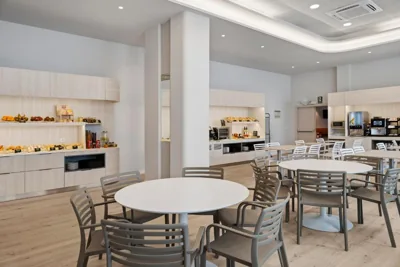 B&B HOTEL Logroño Las Cañas — foto 4