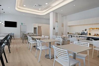 B&B HOTEL Logroño Las Cañas — foto 11