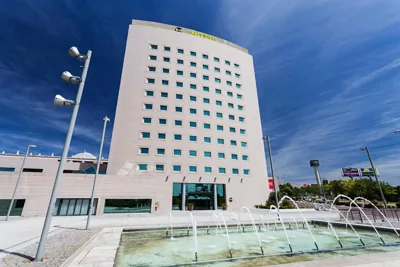 B&B HOTEL Madrid Aeropuerto T4 — Foto 9