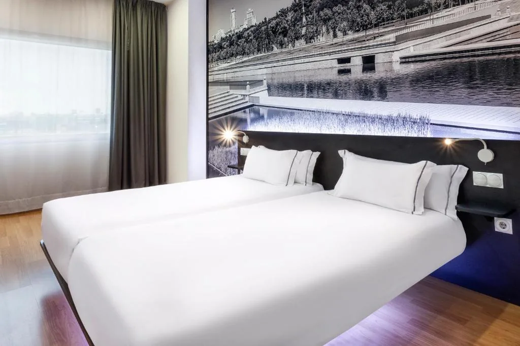 Doppelzimmer mit 2 Betten — B&B HOTEL Madrid Aeropuerto T4
