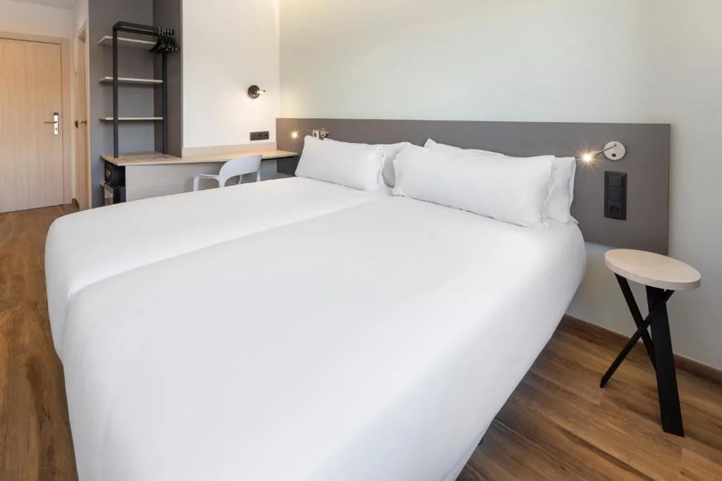 Tweepersoonskamer met 2 bedden — B&B HOTEL Madrid Alcorcón
